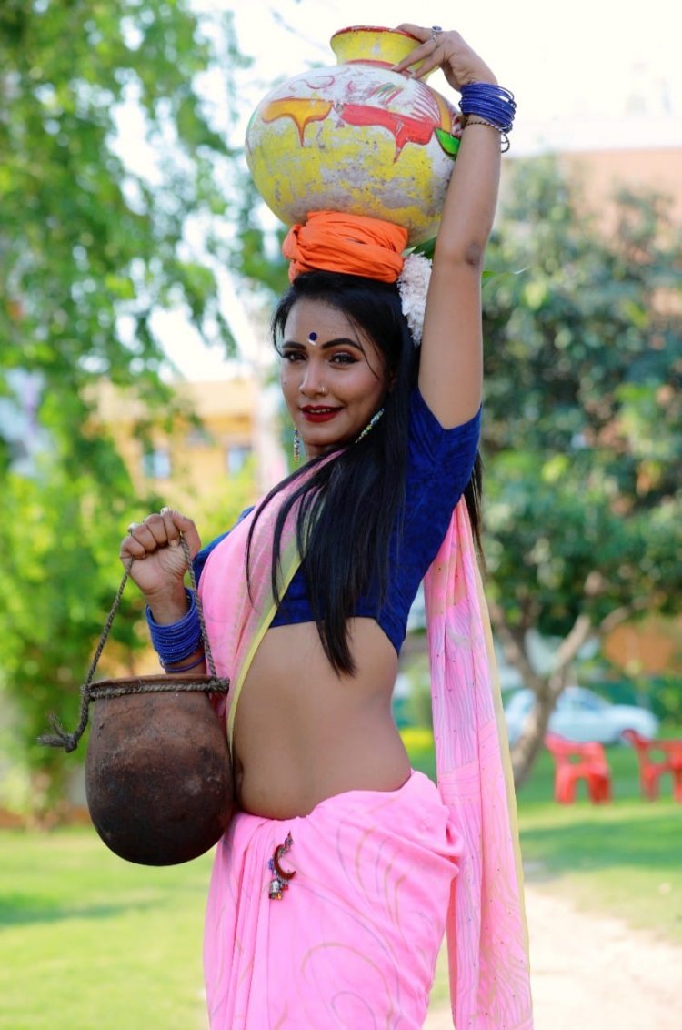 #Trisha Kar Madhu का विडियो वायरल होने की वजह से 200000 Followers हो गये